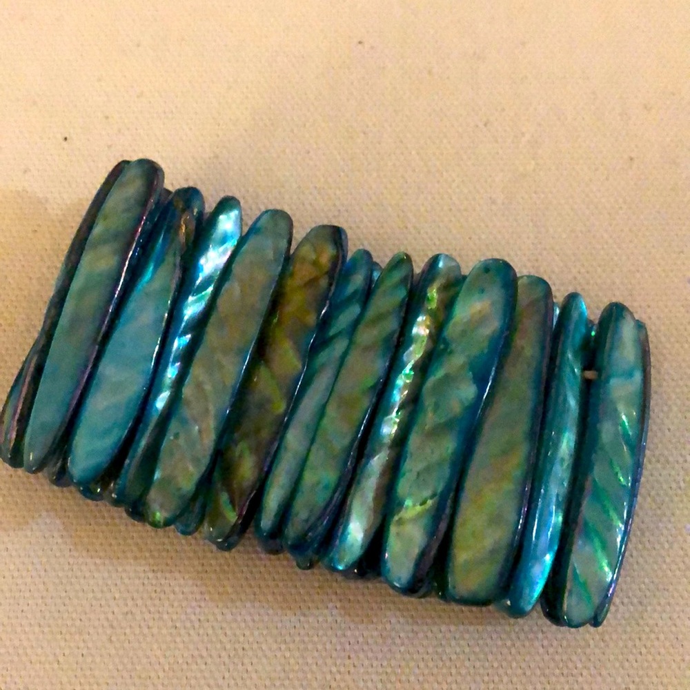 Turquoise shell stretch bracelet